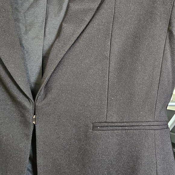 Black Blazer from H&M - Picture 3 of 5